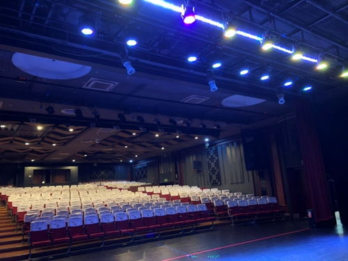 脫口秀精品專場(chǎng) 北京喜劇中心引爆京城笑點(diǎn)，專業(yè)演出經(jīng)紀(jì)助陣打造爆笑盛宴